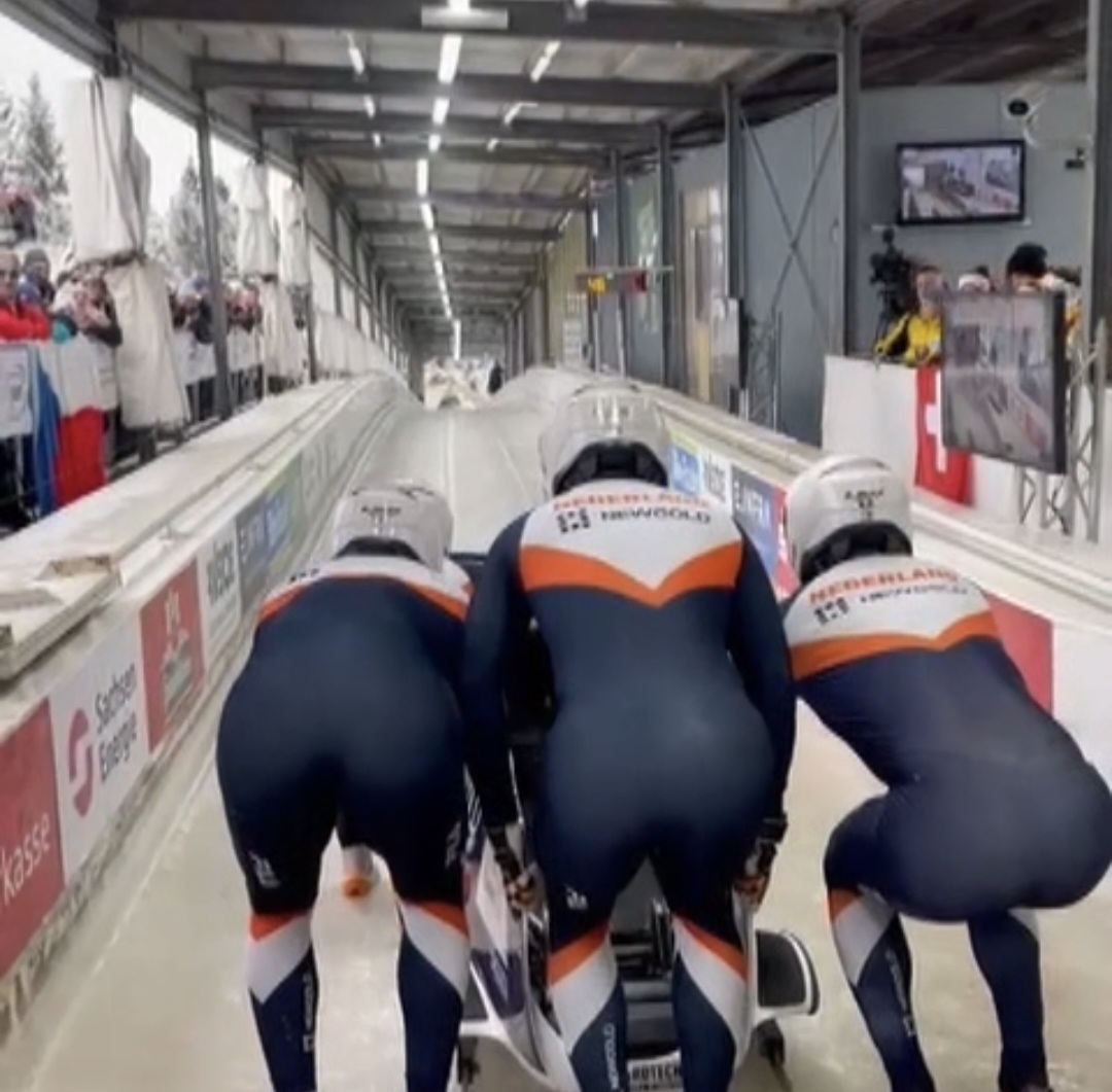 Screenshot_20250831_204037_Gallery (1)